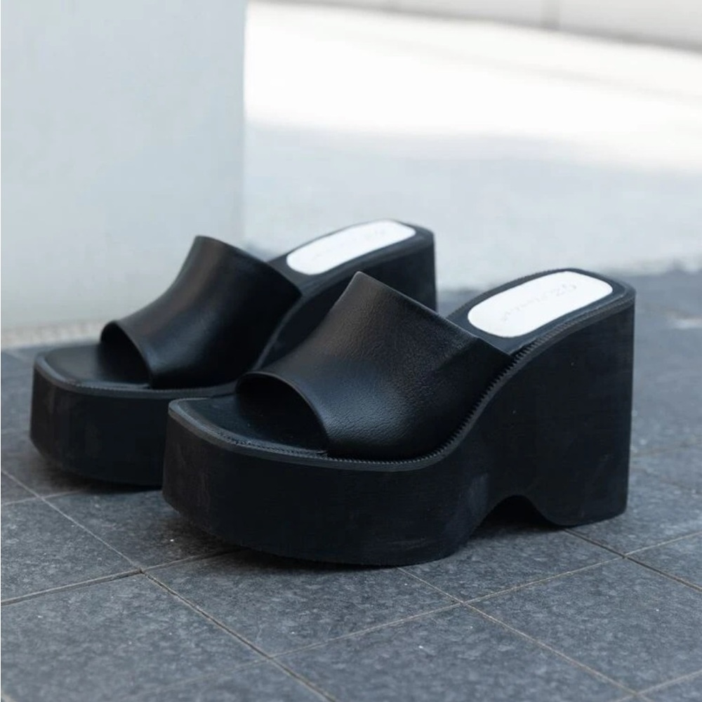 Wedge Black Sandal